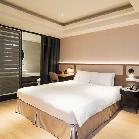 Royal Rose Hotel Zhongshan Taipei Bagian luar foto