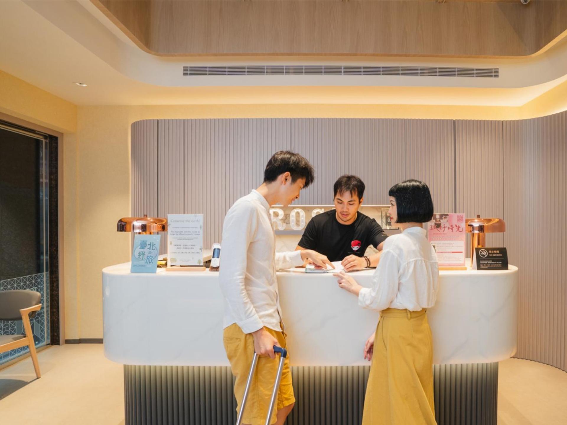 Royal Rose Hotel Zhongshan Taipei Bagian luar foto